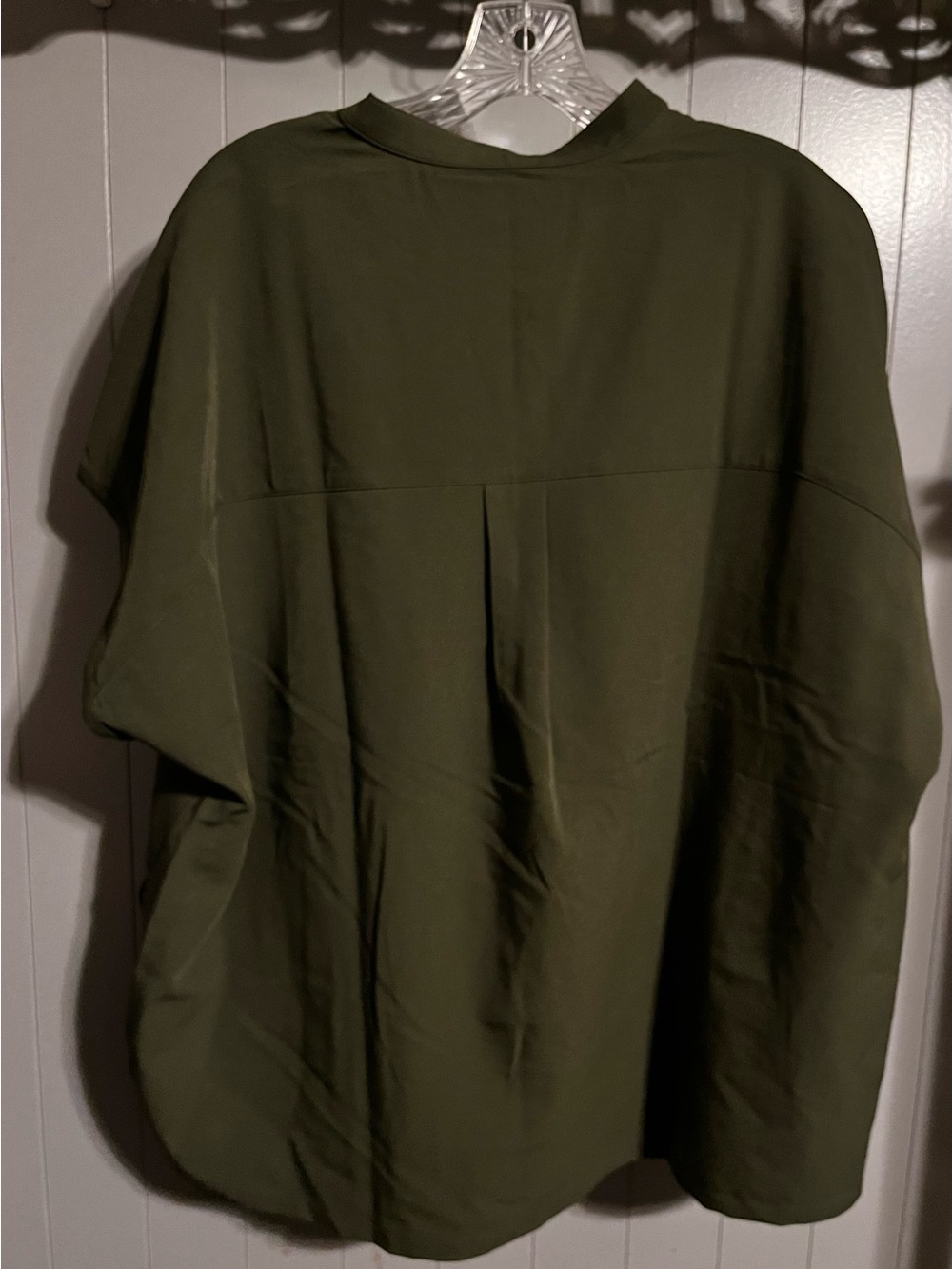 Mandala new with tags dolman style olive green scrub top - Picture 4 of 4